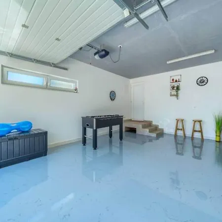 Five Bedroom With Private Pool Dicmo