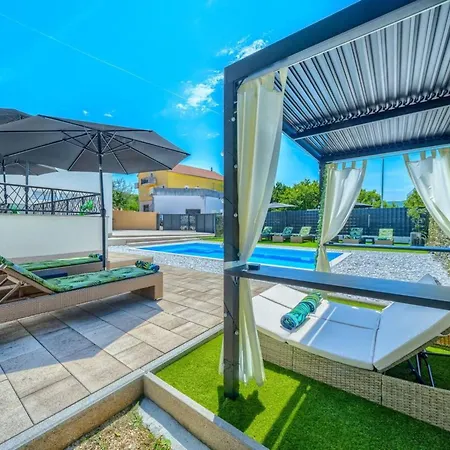 Five Bedroom With Private Pool فيلة *