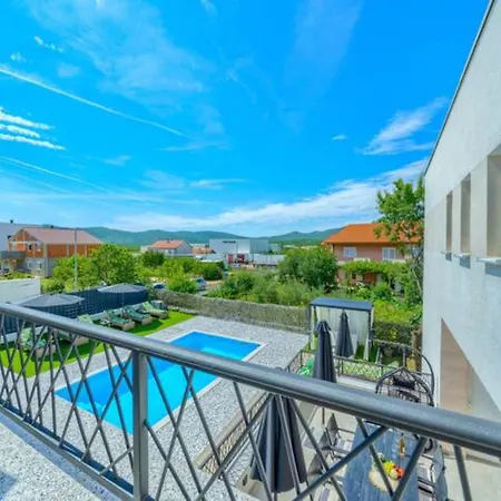 فيلة Five Bedroom With Private Pool Dicmo