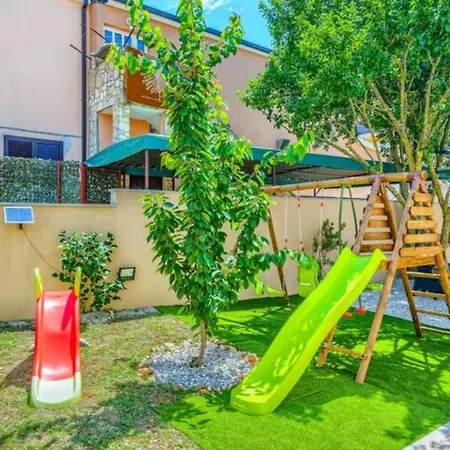 فيلة Five Bedroom With Private Pool *