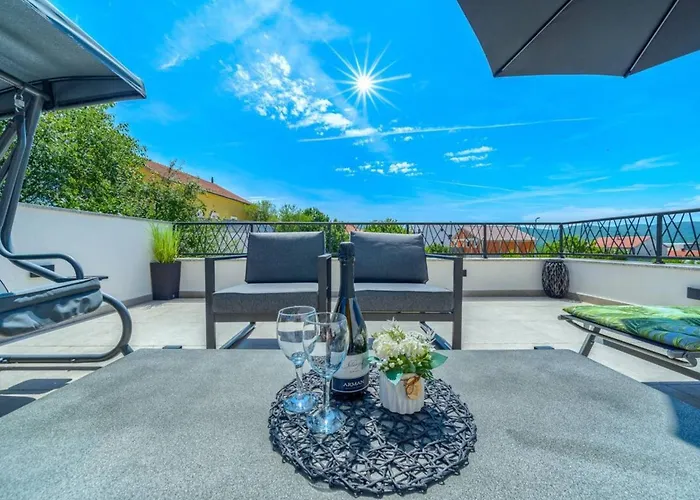 Villa Five Bedroom With Private Pool