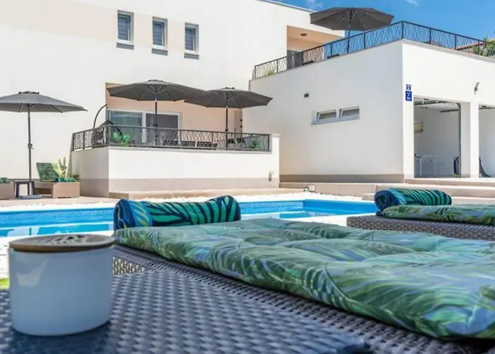 Five Bedroom With Private Pool * Dicmo