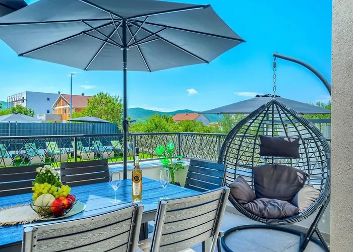 Five Bedroom With Private Pool