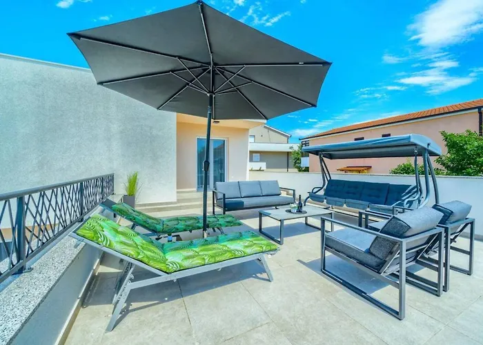 Five Bedroom With Private Pool Villa