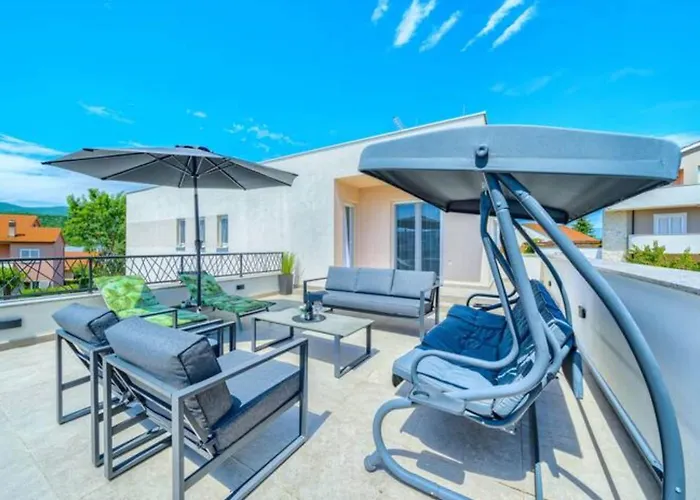 Five Bedroom With Private Pool Villa