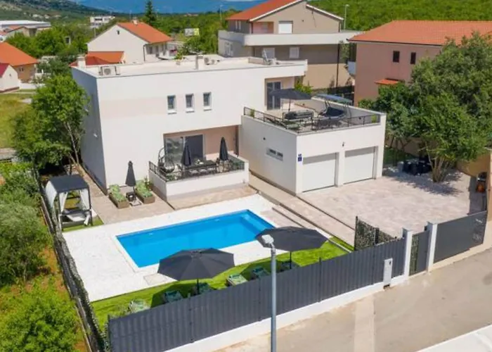 Five Bedroom With Private Pool * Dicmo