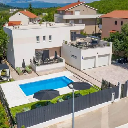 Five Bedroom With Private Pool * Dicmo