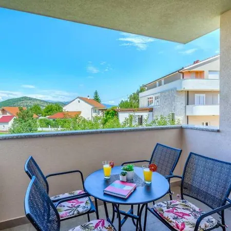 Villa Five Bedroom With Private Pool *