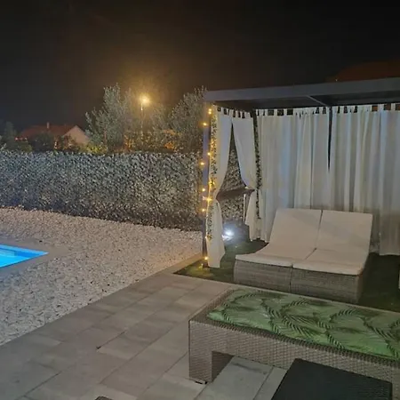 Villa Five Bedroom With Private Pool *