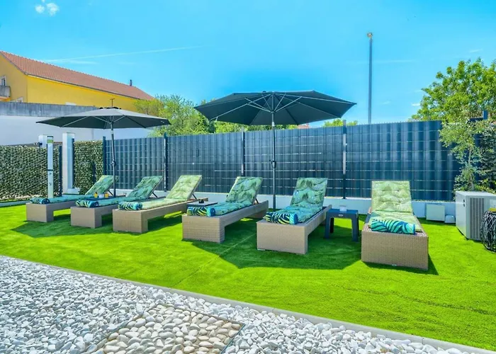 Five Bedroom With Private Pool Villa *